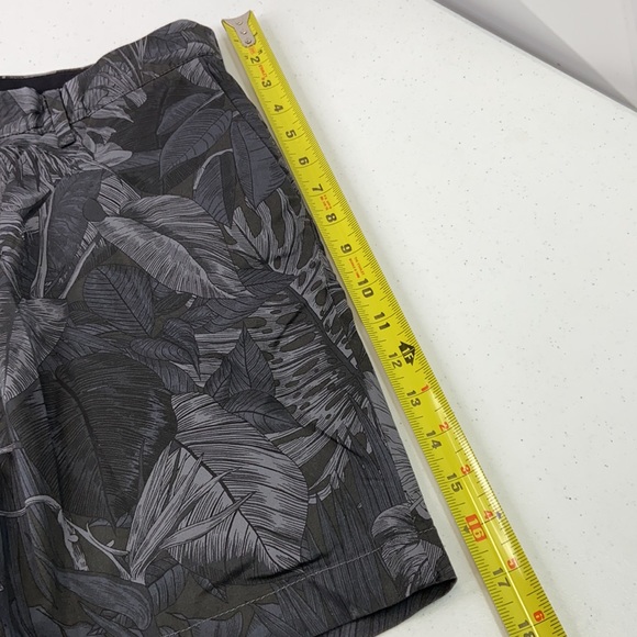 New Michael Kors Palm Tree Graphic Shorts - Men’s Size 30 - Picture 7 of 7